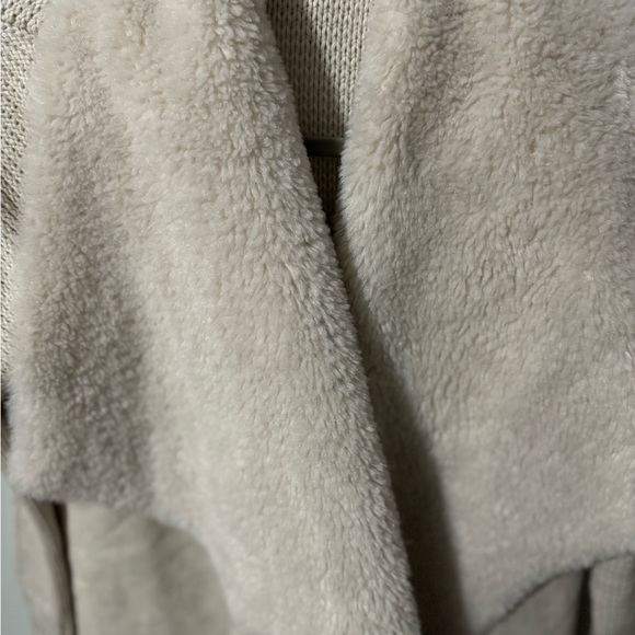 Medium sweater. It’s cozy and warm. Never worn just no tags - Picture 4 of 5